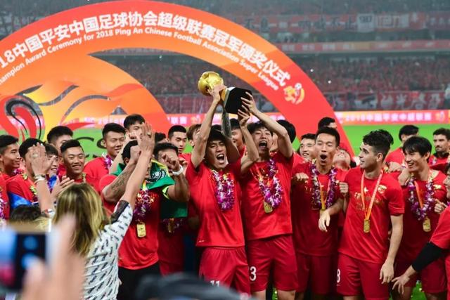 媒体人：张镇麟总决赛经验帮了上海队太多 他是球队最佳本土引援